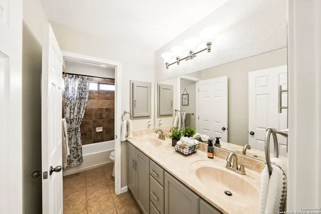 $689,900 | 3362 Abbott Road, St. Hedwig, TX 78152