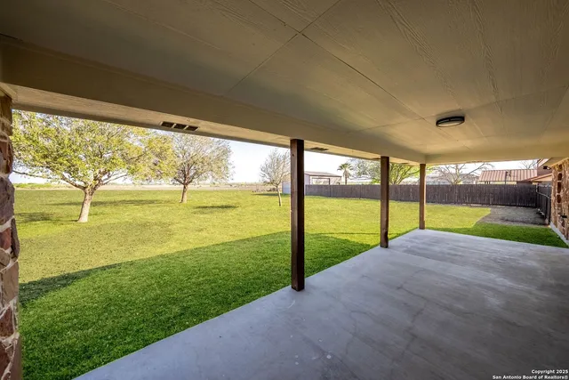 $689,900 | 3362 Abbott Road, St. Hedwig, TX 78152