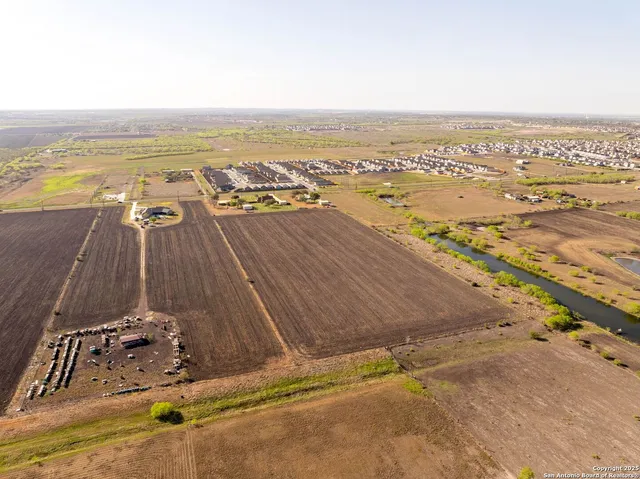 $689,900 | 3362 Abbott Road, St. Hedwig, TX 78152