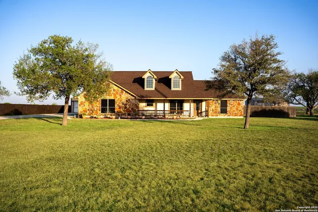 $689,900 | 3362 Abbott Road, St. Hedwig, TX 78152