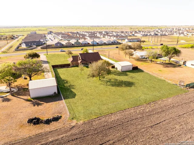 $689,900 | 3362 Abbott Road, St. Hedwig, TX 78152