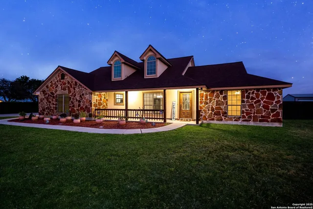 $689,900 | 3362 Abbott Road, St. Hedwig, TX 78152