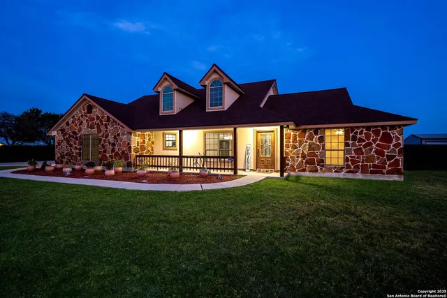 $689,900 | 3362 Abbott Road, St. Hedwig, TX 78152