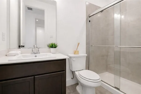 $680,000 | 203 Lennon Drive, Hickory Creek, TX 75065