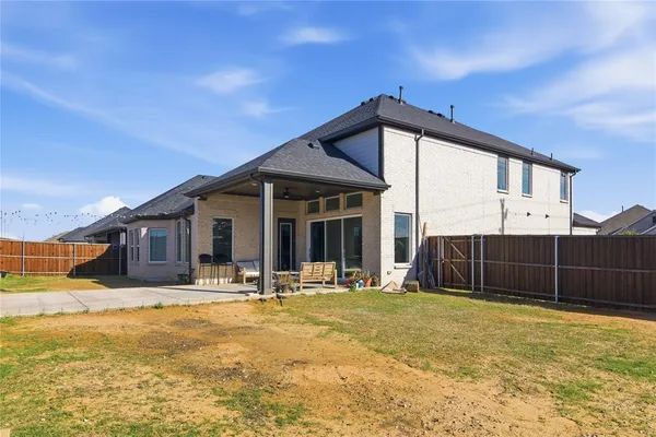 $680,000 | 203 Lennon Drive, Hickory Creek, TX 75065