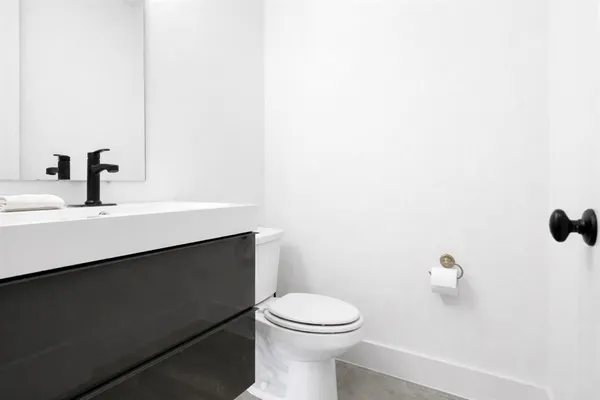 $680,000 | 203 Lennon Drive, Hickory Creek, TX 75065