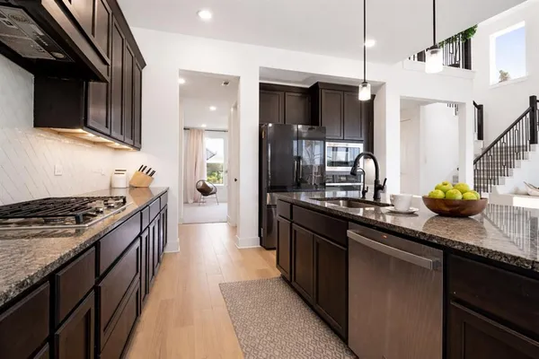 $680,000 | 203 Lennon Drive, Hickory Creek, TX 75065