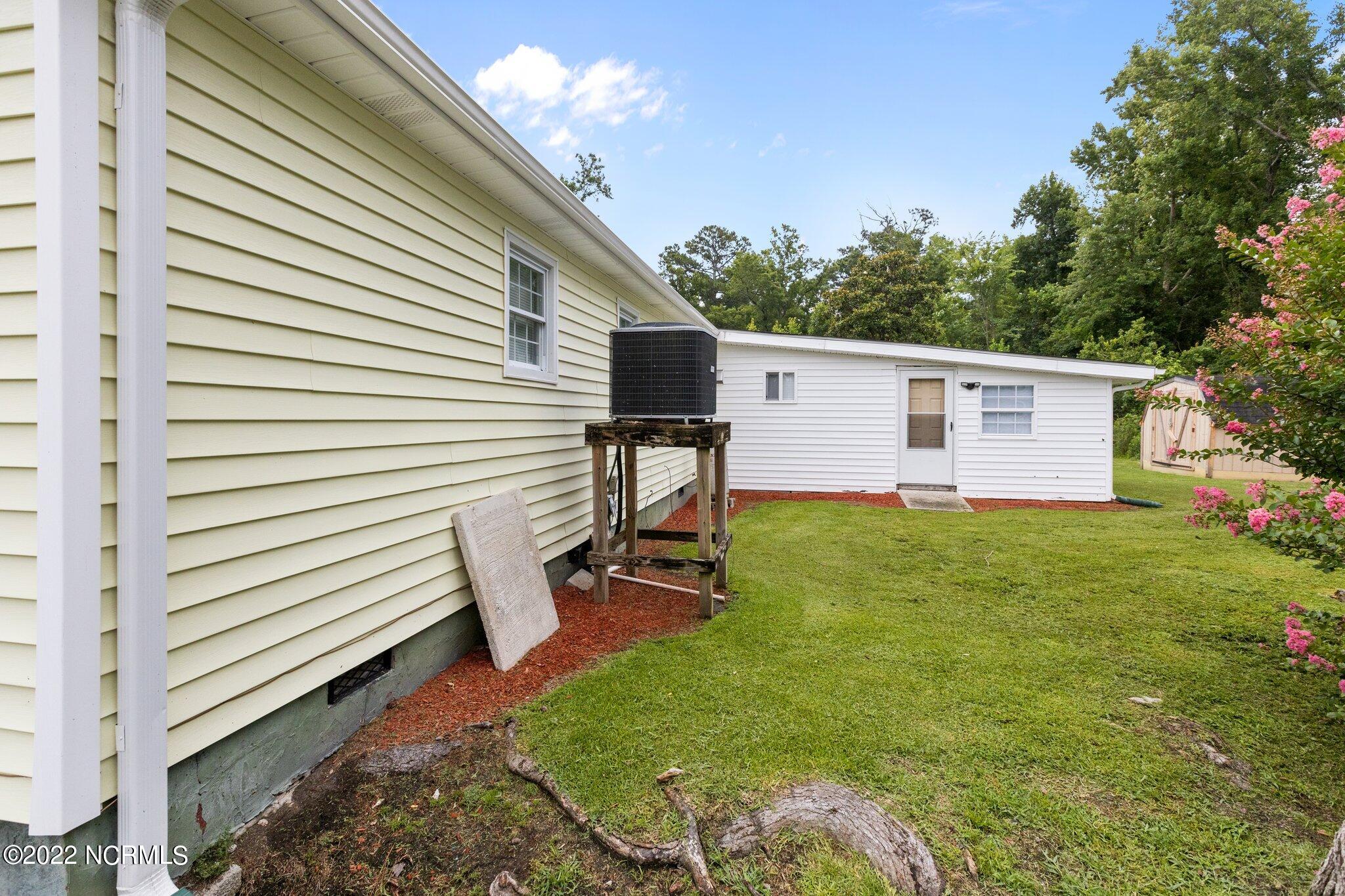 452 Lynchs Beach Loop Road Bayboro, NC 28515 - Photo 10 of 43 Rear