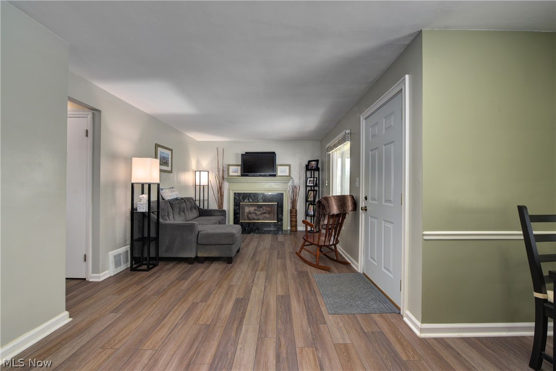 4437 Roadoan Road Cleveland, OH 44144 - Photo 4 of 35 Gallery Image 4