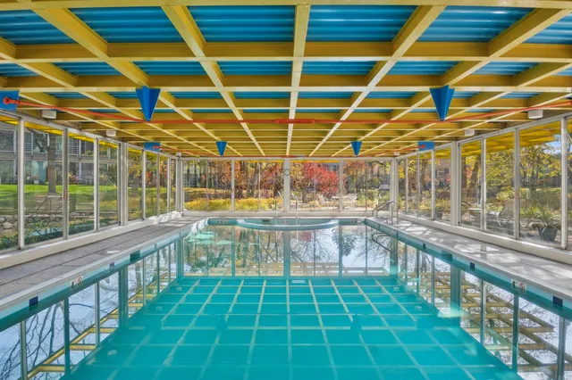 $359,000 | 2555 Gross Point Road, Unit 112, Evanston, IL 60201