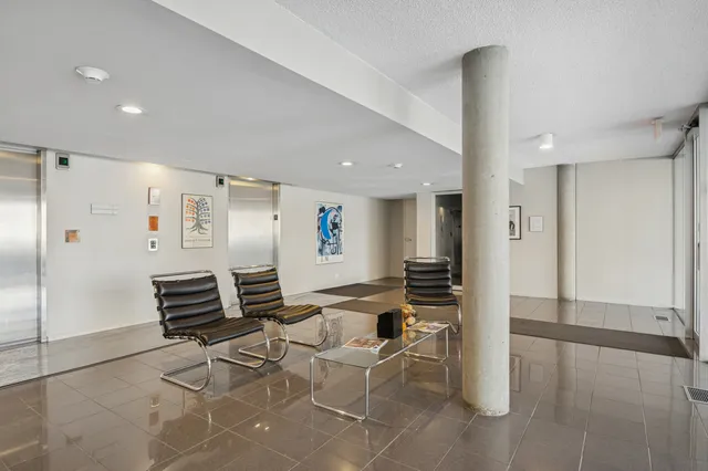 $359,000 | 2555 Gross Point Road, Unit 112, Evanston, IL 60201