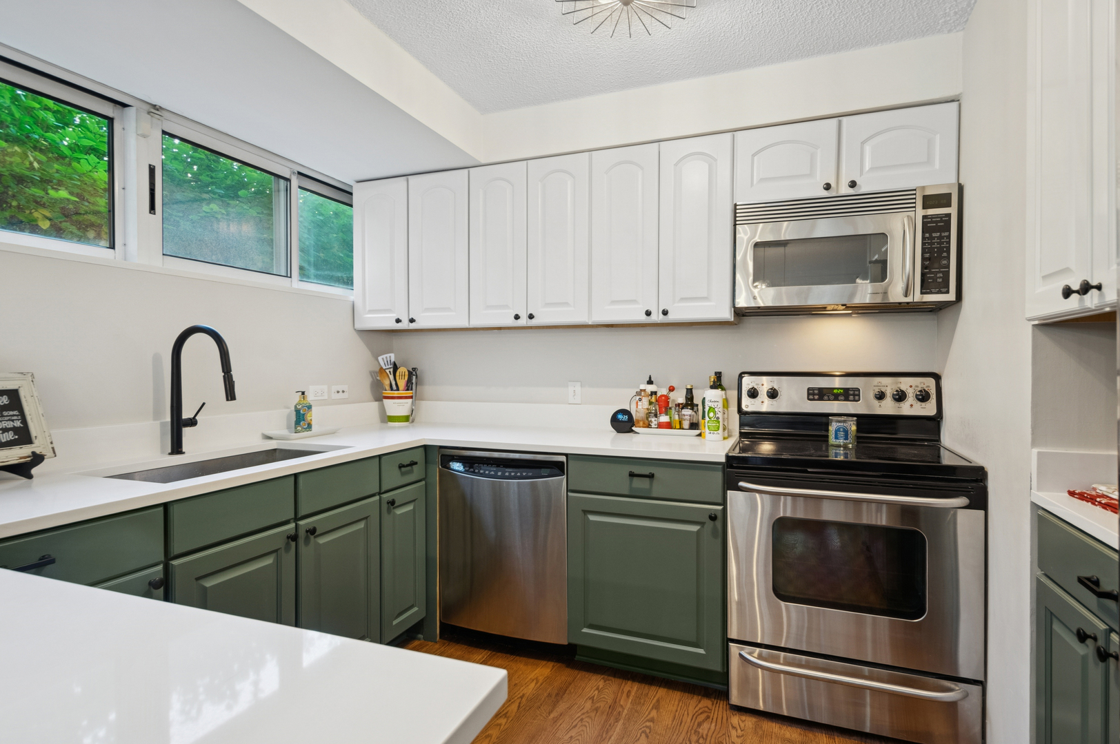 2555 Gross Point Road, Unit 112 Evanston, IL 60201 - Photo 8 of 21