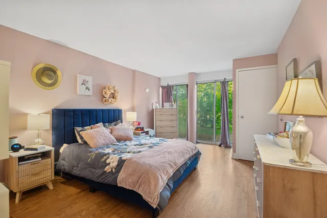 $359,000 | 2555 Gross Point Road, Unit 112, Evanston, IL 60201