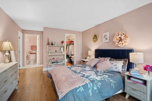 $359,000 | 2555 Gross Point Road, Unit 112, Evanston, IL 60201