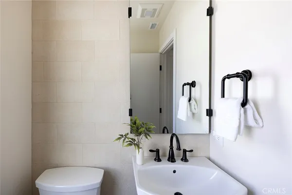 $3,995,000 | 149 Avenida De La Paz, San Clemente, CA 92672