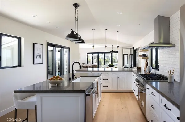 $3,995,000 | 149 Avenida De La Paz, San Clemente, CA 92672