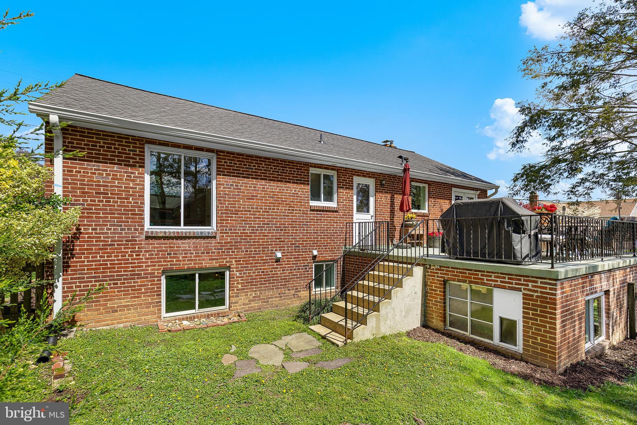 6492 Little Falls Road Arlington, VA 22213 - Photo 44 of 45 Rear exterior