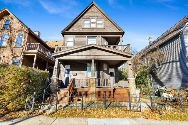 $549,900 | 1138 East Hamilton Street, Unit 11401140A, Milwaukee, WI 53202