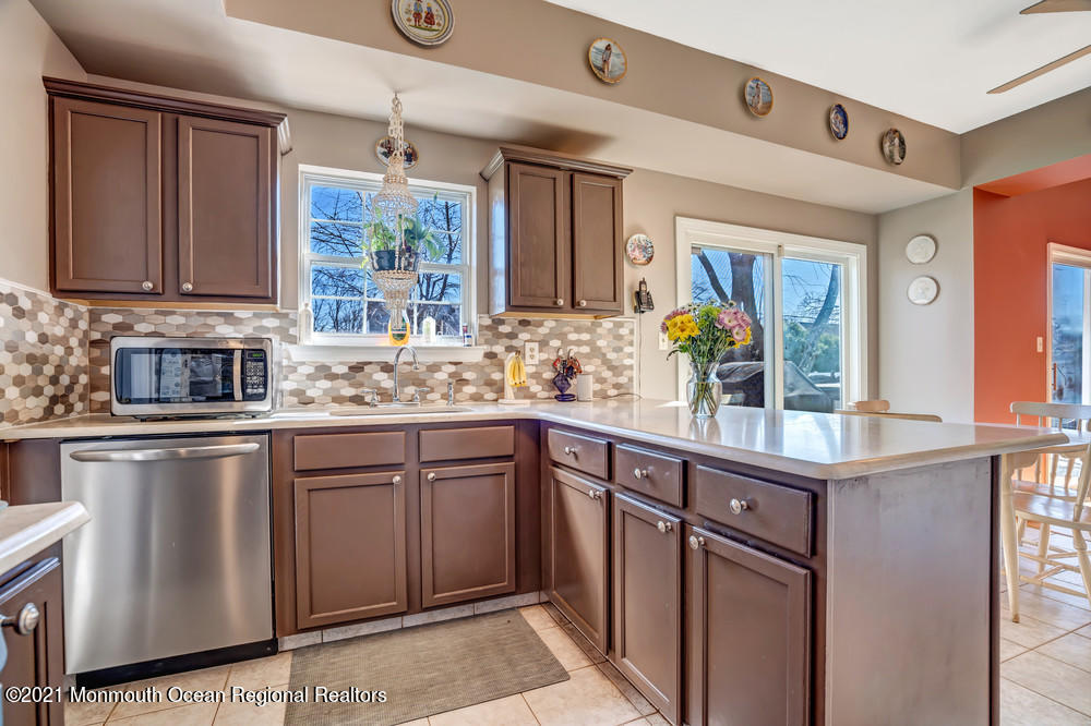 103 Nutmeg Road Aberdeen, NJ 07747 - Photo 3 of 41 ros04502_3_4_5_6