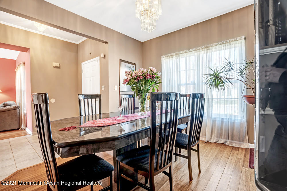 103 Nutmeg Road Aberdeen, NJ 07747 - Photo 7 of 41 ros04462_3_4_5_6