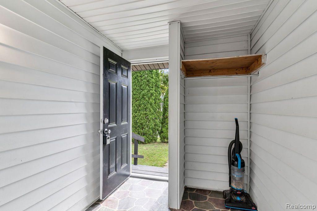 2021 Turner Road Lansing, MI 48906 - Photo 5 of 34