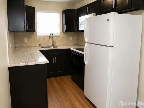 $1,850 | 289 Main Street, Unit 4R, Spotswood, NJ 08884