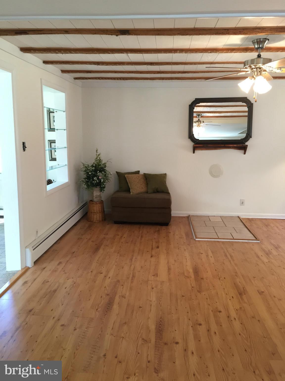 1216 Hudson Road Cambridge, MD 21613 - Photo 13 of 27 Living Room