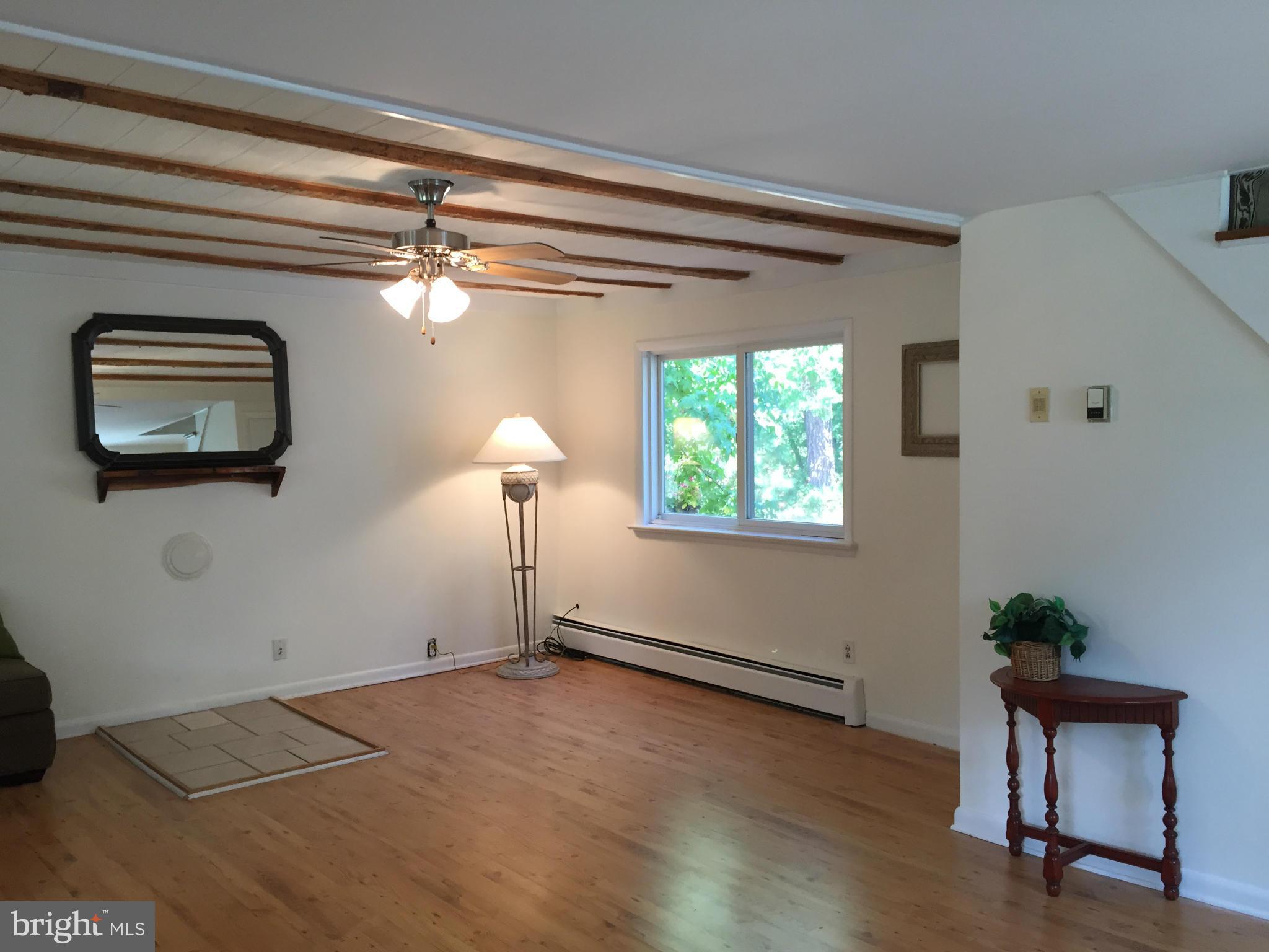 1216 Hudson Road Cambridge, MD 21613 - Photo 14 of 27 Living Room