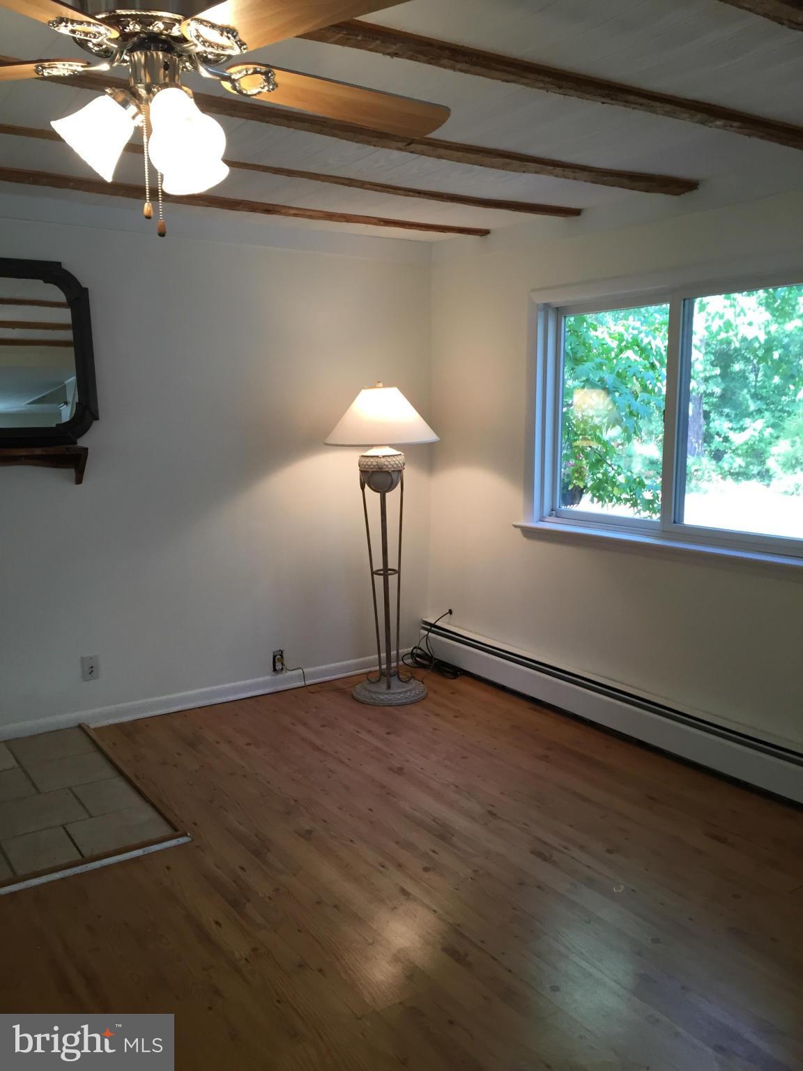 1216 Hudson Road Cambridge, MD 21613 - Photo 15 of 27 Living Room
