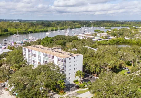 $299,000 | 275 Date Palm Road, Unit 403, Vero Beach, FL 32963