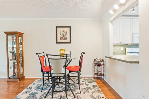 $325,000 | 275 Date Palm Road, Unit 403, Vero Beach, FL 32963