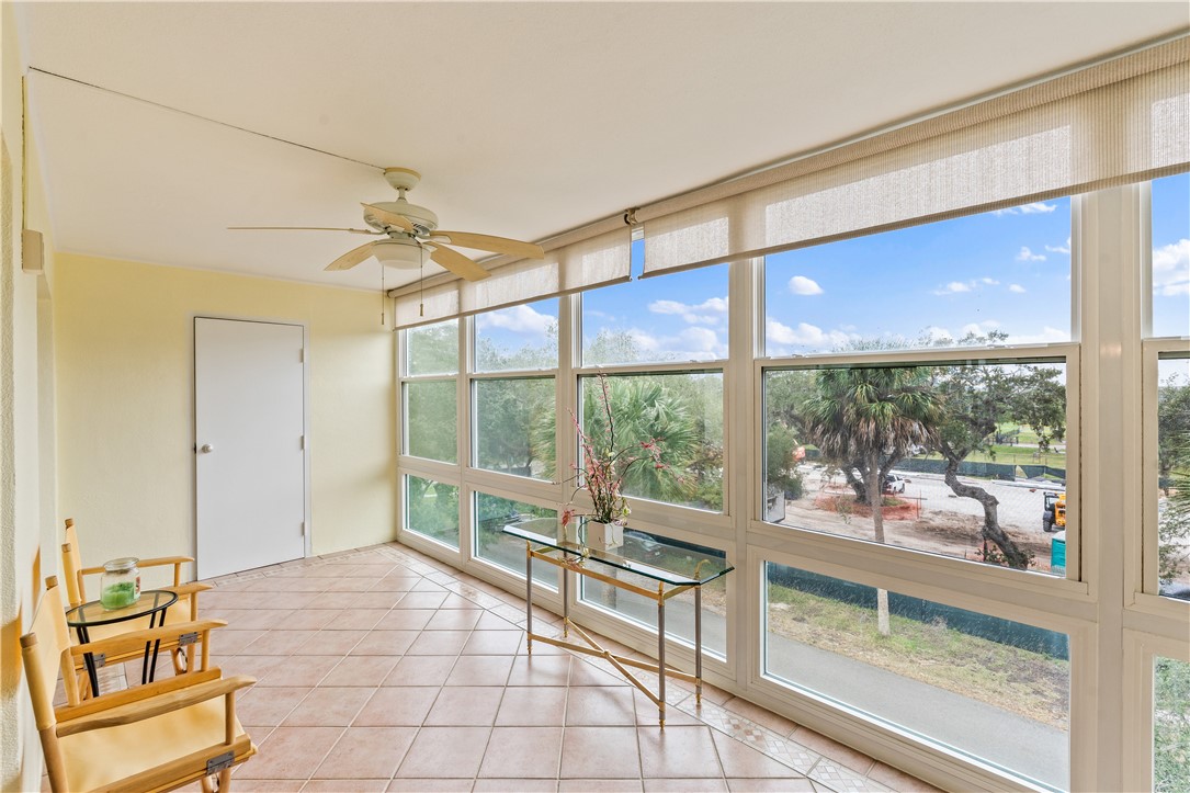 275 Date Palm Road, Unit 403 Vero Beach, FL 32963 - Photo 16 of 35 a room with natural light