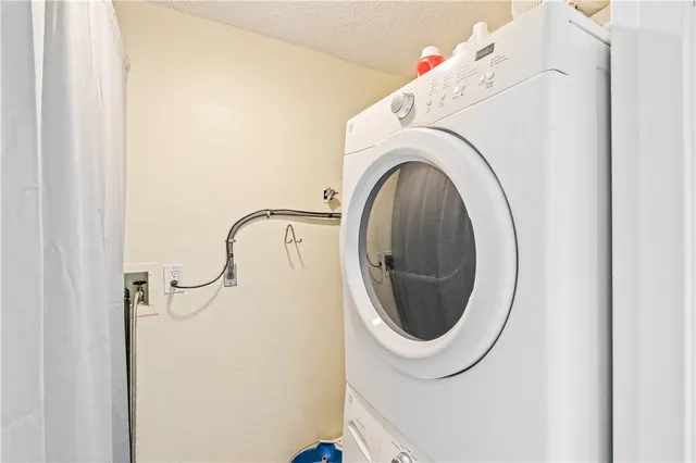 $325,000 | 275 Date Palm Road, Unit 403, Vero Beach, FL 32963