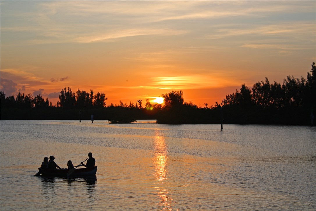 275 Date Palm Road, Unit 403 Vero Beach, FL 32963 - Photo 28 of 35 a view of an ocean