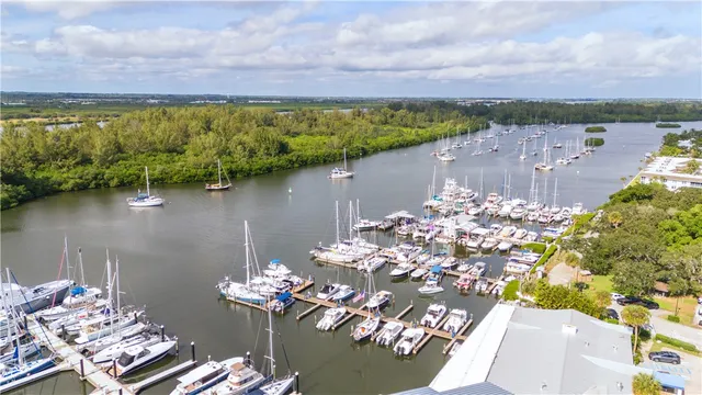 $325,000 | 275 Date Palm Road, Unit 403, Vero Beach, FL 32963