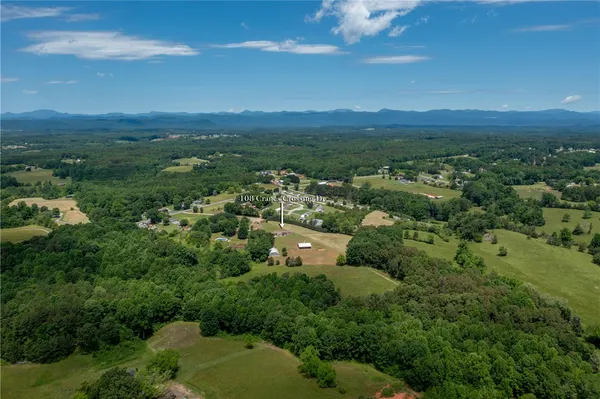 $789,900 | 108 Cranes Crossing Drive, West Union, SC 29696