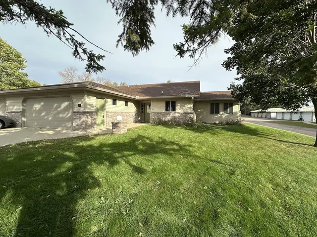 $249,000 | 421 South Street, Paynesville, MN 56362