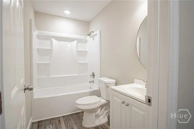 $1,800 | 22 Nelson Street, Savannah, GA 31415