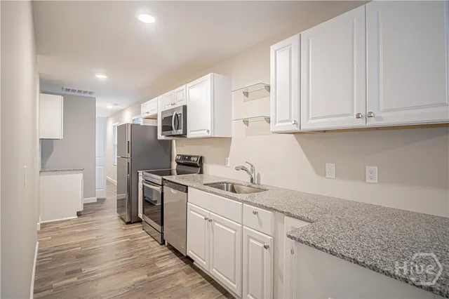 $1,800 | 22 Nelson Street, Savannah, GA 31415