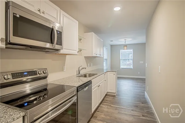 $1,800 | 22 Nelson Street, Savannah, GA 31415