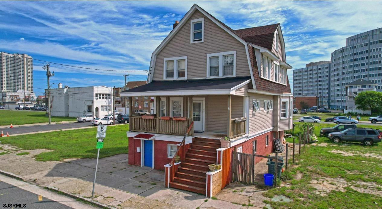 205 South Vermont Ave  