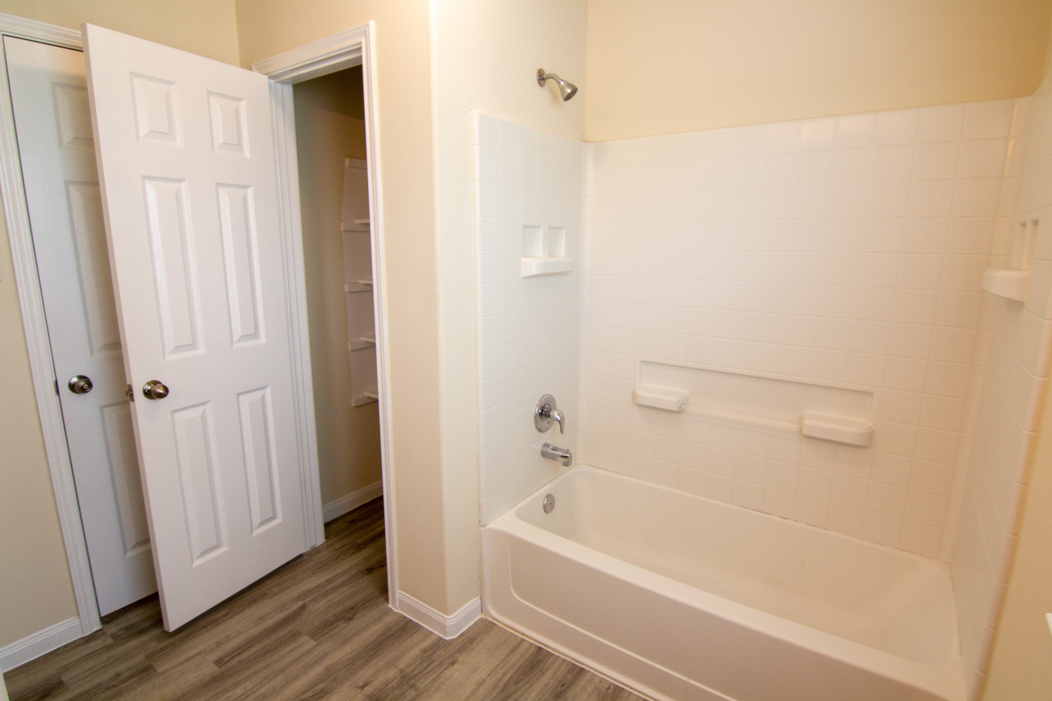 13142 Withee Path Lane Houston, TX 77048 - Photo 10 of 12 Photos may be representative of the floor plan and not the exact home. Finishes, layout, and features of the actual property for lease may vary.