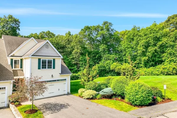 $870,000 | 2 Trevor Lane, Unit 2, Hopkinton, MA 01748