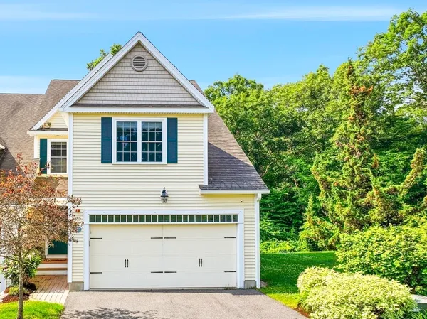 $870,000 | 2 Trevor Lane, Unit 2, Hopkinton, MA 01748