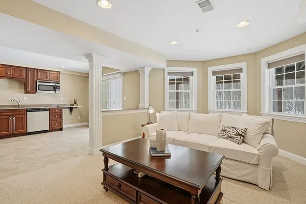 $870,000 | 2 Trevor Lane, Unit 2, Hopkinton, MA 01748