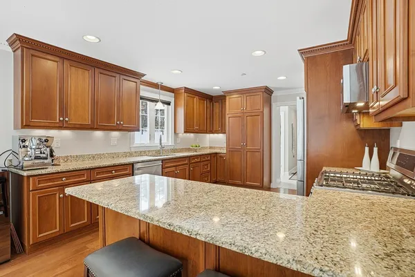 $870,000 | 2 Trevor Lane, Unit 2, Hopkinton, MA 01748