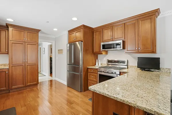 $870,000 | 2 Trevor Lane, Unit 2, Hopkinton, MA 01748