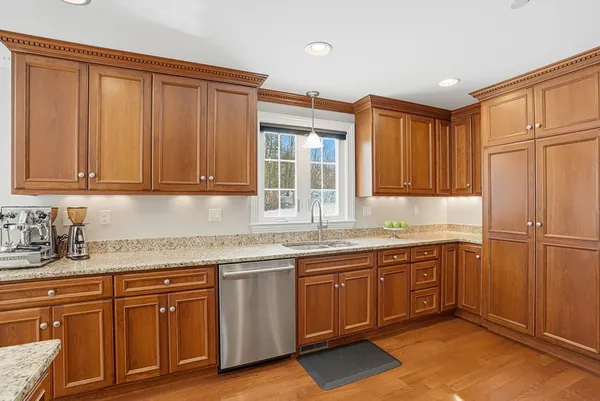 $870,000 | 2 Trevor Lane, Unit 2, Hopkinton, MA 01748