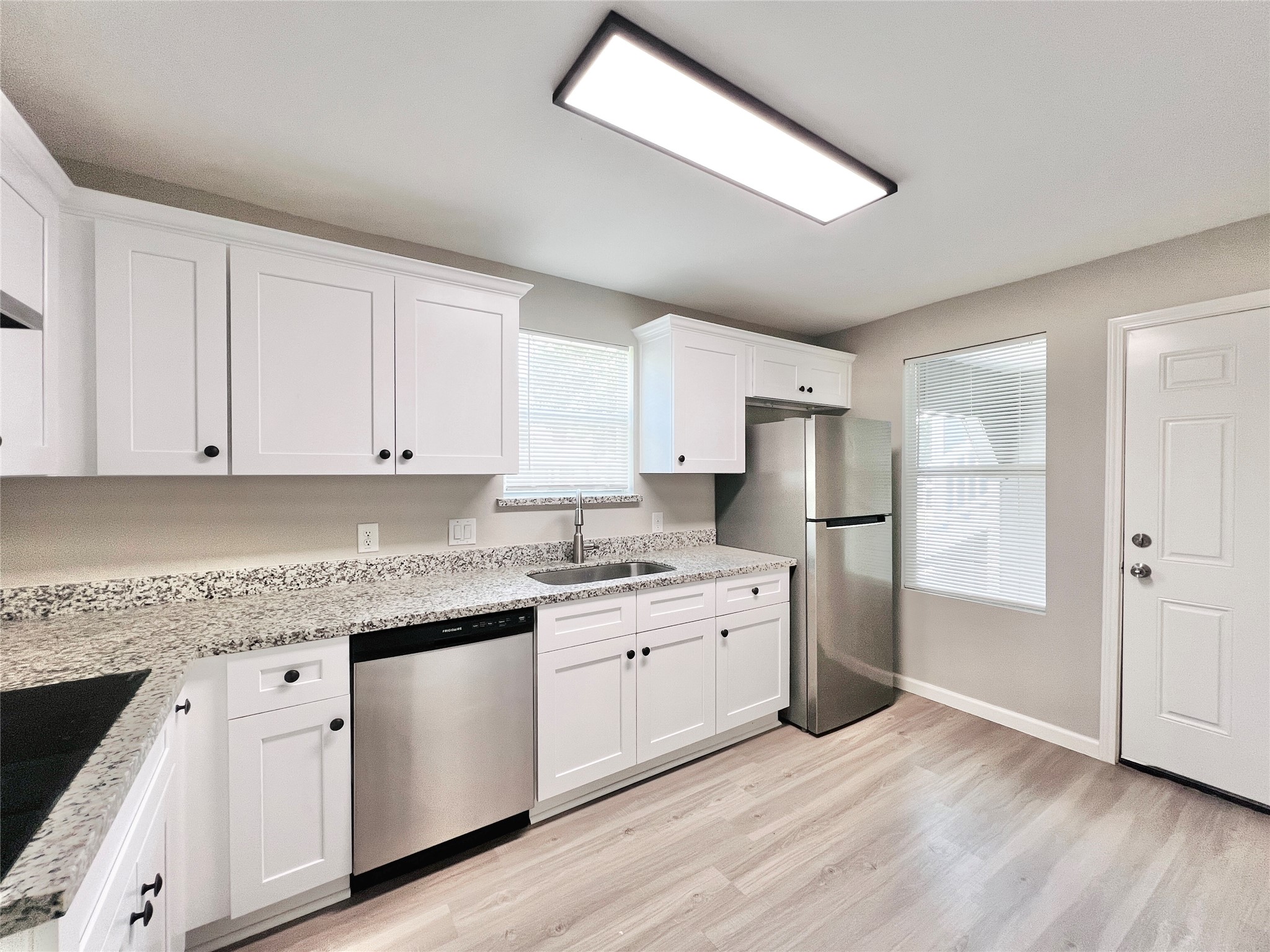 1401 5th Street Rosenberg, TX 77471 - Photo 20 of 50 Unit 1401: Kitchen