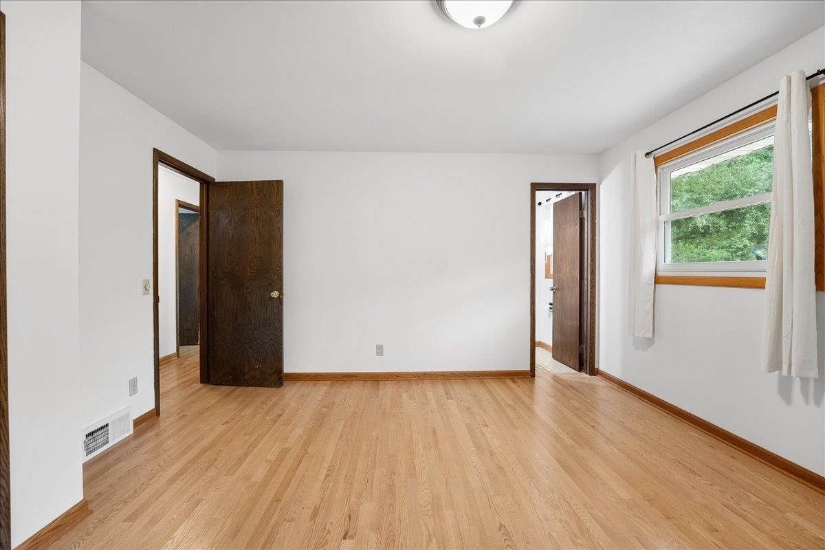 1606 Frisch Road Madison, WI 53711 - Photo 13 of 33